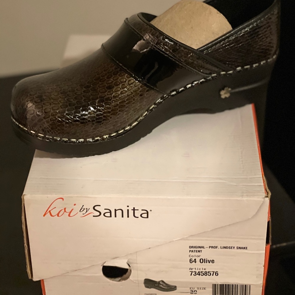 Clogs
